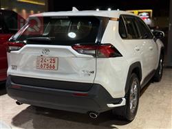 تۆیۆتا ڕاڤ 4